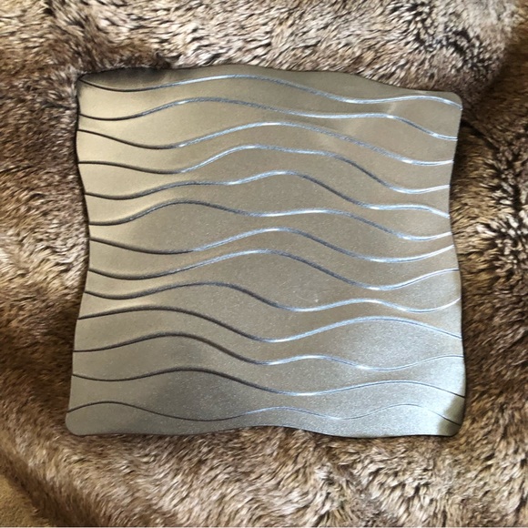 Stunning Square Wavy Edged Plate with lined detailed .  It would look fab decor - Picture 2 of 10